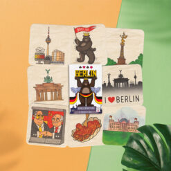 Berlin-Geschenk-Set-„Freundschaft“-8-Bierdeckel-Postkarten-mit-Berlin-Motiven-und-Spielkarten-mit-Hintergrund.jpg