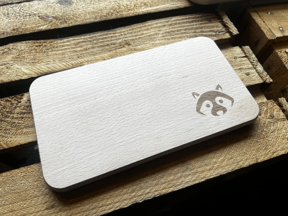 Personalisiertes Holzbrettchen mit Gravur
